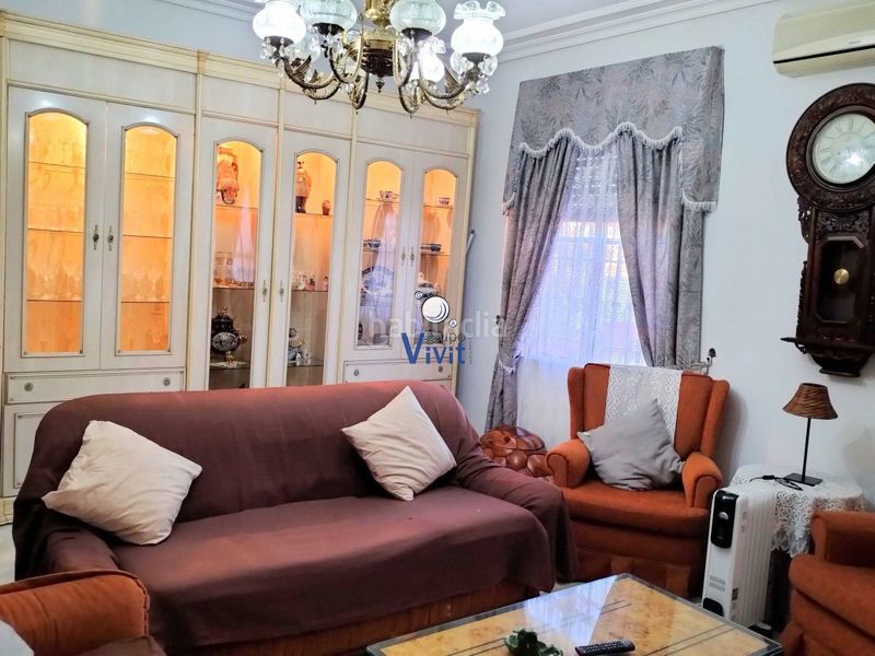 Foto e00a210c-e35b-4444-83f9-3d2af14ce25e. Chalet villa en venta . en Centro - Doña Mercedes Dos Hermanas