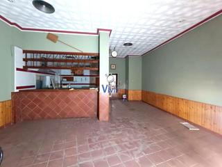 Local commercial à Centro. Local com. en venta en barrio obrero.