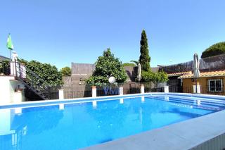 Xalet a Centro. Chalet en venta en la juncosa, 8 dormitorios.