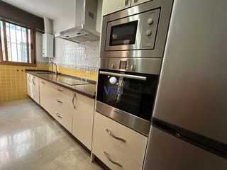 Lloguer Casa a Nueva Alcalá. Casa en alquiler en zona santa lucía, 3 dormitorios.