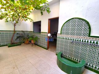 House in Nueva Alcalá. Casa en venta en zona santa lucía, 6 dormitorios.