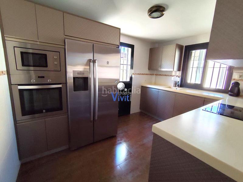 Foto 14d945e1-e4f0-4e0e-b14e-c613b3a1595f. Chalet avec parking dans Oromana Alcalá de Guadaira