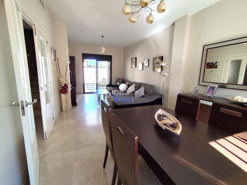 Foto c510a60d-7f88-4ee1-999d-22edbbbedaa9. Chalet avec parking dans Oromana Alcalá de Guadaira