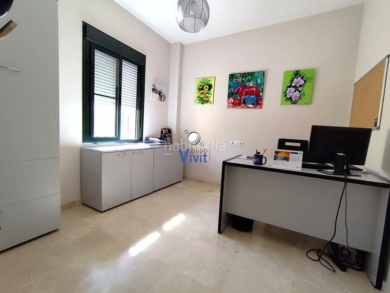 Foto d34735e0-a34b-44f5-866d-849f3f53ee46. Chalet avec parking dans Oromana Alcalá de Guadaira