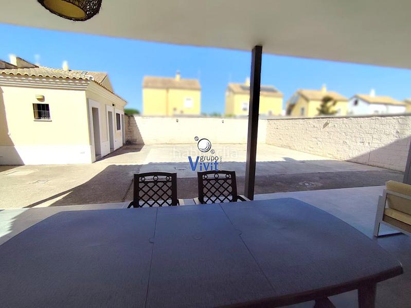 Foto d42bdbf3-15d8-4cec-9a6e-0b1550517e49. Chalet avec parking dans Oromana Alcalá de Guadaira