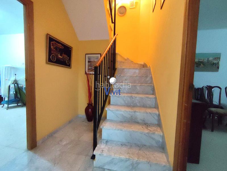 Foto 2fc8885b-7100-43b7-b34a-c1b8b5fcd36b. Semi detached house with parking in Centro Alcalá de Guadaira