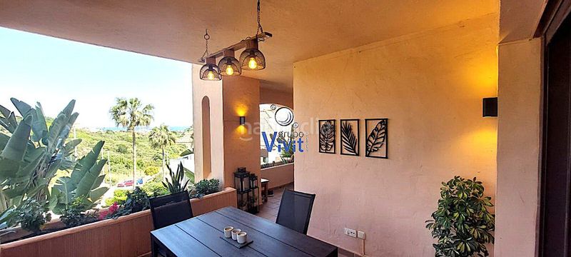 Foto 2e580f7c-6b0c-4e4f-a681-ad674676de24. Flat with parking in La Duquesa Manilva