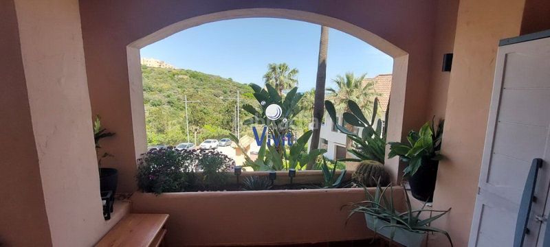 Foto 68c50089-d1cb-47ff-84d9-71af70c46095. Flat with parking in La Duquesa Manilva
