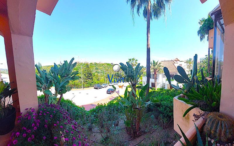 Foto a668823f-2f70-42b0-838a-bfa2f86bdc07. Flat with parking in La Duquesa Manilva