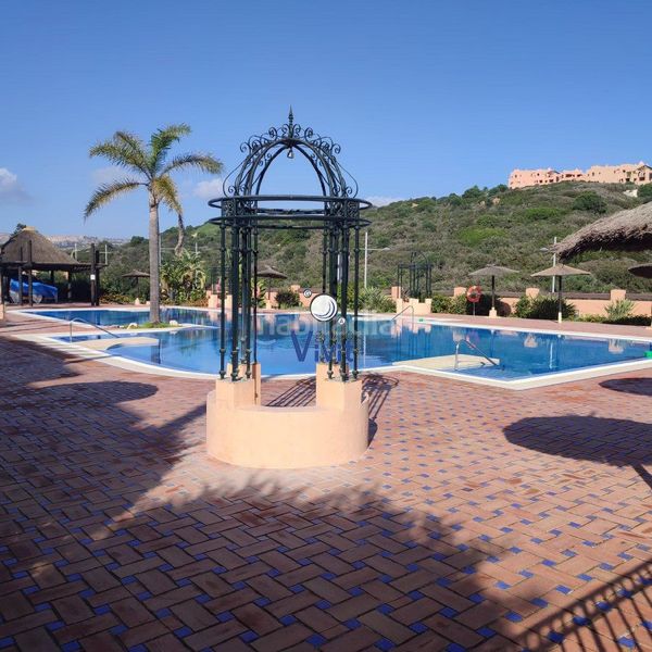 Foto eb67421a-241f-4643-aeee-a42a1b2ee8ac. Flat with parking in La Duquesa Manilva