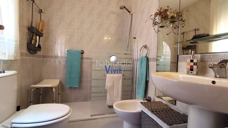 Foto 4a3e2362-debb-4e20-9edd-ee4cf23b9e74. Casa adossada a La Paz Alcalá de Guadaira