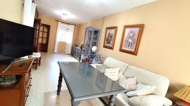 Foto c3eb7d9c-e0bb-4eb4-bd22-680a65cb35d4. Casa adossada a La Paz Alcalá de Guadaira