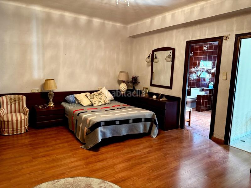 Foto d43c1231-f860-41ef-a1b9-2e58fa3dd8f9. Casa exclusivo chalet independiente de 492 m construidos, ubicado sobre una parcela llana y rectangular de 1.041 m. en Málaga