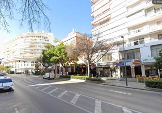 Lloguer Local Comercial a Casco Antiguo. Magnífico local comercial de 156 m más 85 m de almacén.