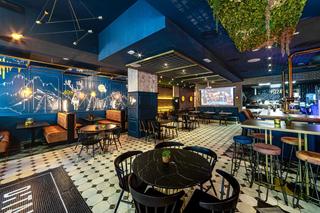 Location Local commercial  Plutarco. Restaurante en traspaso con una superficie de 250 m  terraza.