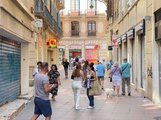 Miete Geschäftsraum in Centro Histórico. Local comercial en esquina con 125 m construidos en calle nueva