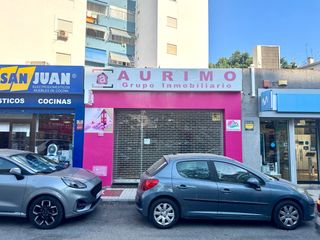 Alquiler Local Comercial en Velazquez 45. Local comercial de 60 m, situado en primera línea de avenida de