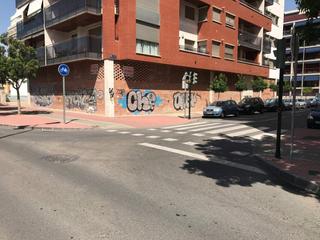 Location Local commercial à Avenida principe asturias 39. Local en primera linea a 3 fachadas!!!