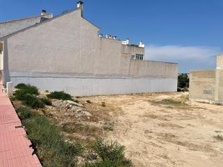 Wohngrundstück in Calle de vallejo nájera 18. Solar de clase urbano en venta
