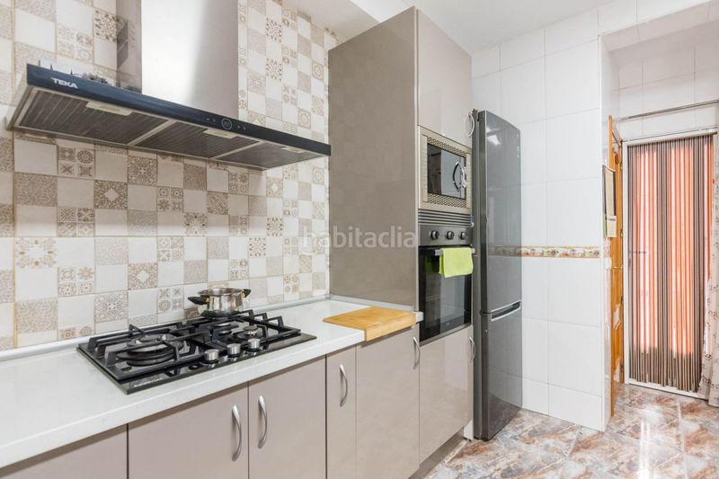 Foto 3672d84f-cc3a-4566-a302-6b01628a2dc5. Casa aparellada amb aparcament a Alcantarilla