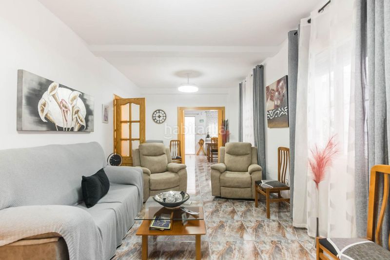 Foto b741a145-882c-493a-a1c6-0028f2fa74e0. Casa aparellada amb aparcament a Alcantarilla
