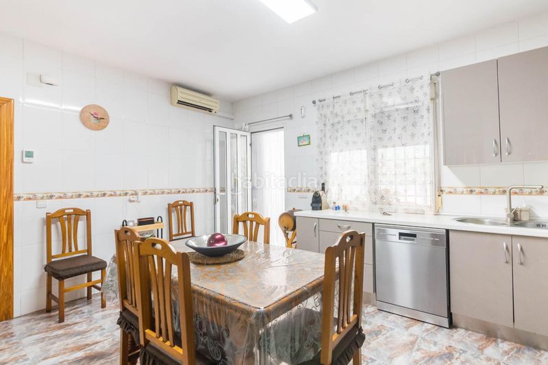 Foto de994151-85cc-494d-af62-874391445a4c. Casa aparellada amb aparcament a Alcantarilla