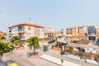 Pis a Calle jose fontes 20. Piso en el centro de los alcázares con parking y terraza