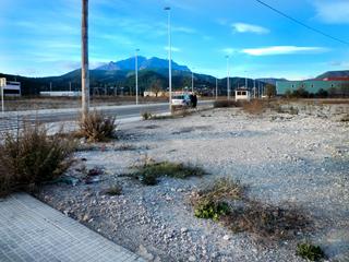 Industrial plot in Camí la flora-fou 13. Solar industrial  en alquiler