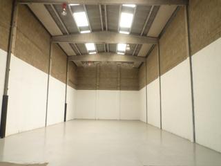 Miete Fabrikhalle in Carrer berguedà 15. Nave ind  380 m2 en recinto cerrado y vigilado