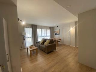 Miete Appartement in Carrer del general prim 76. Apartamento, estancia temporal, 1 hb 2 baños, nuevo a estrenar t