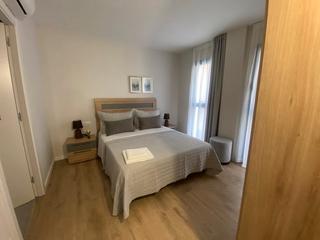Miete Appartement in Carrer del general prim 76. Apartamento, estancia temporal, 1 hb 2 baños, nuevo a estrenar t