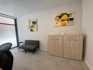 Rent Office space in Carrer del general prim 78. Alquiler de oficina zona plaza europa, l´h 08092