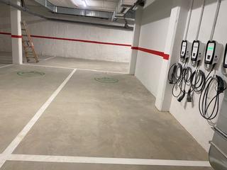 Parking coche en Carrer del General Prim 76