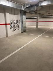 Miete Autoparkplatz in Carrer del general prim 76. Alquiler parking  vehículo eléctrico,  general prim-aprestadora