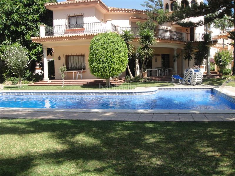 Foto c8c355d5-7a3b-4ede-a65c-331b3d718a81. Casa adosada en belgravia club 161 impresionante casa adosada frontal al mar, . en Estepona