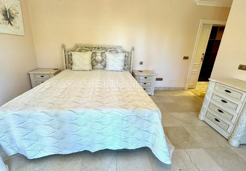 Foto 004873d7-107f-4ee7-8c6f-dc1d05f927ce. Casa amb calefacció aparcament piscina a Los Llanos Estepona