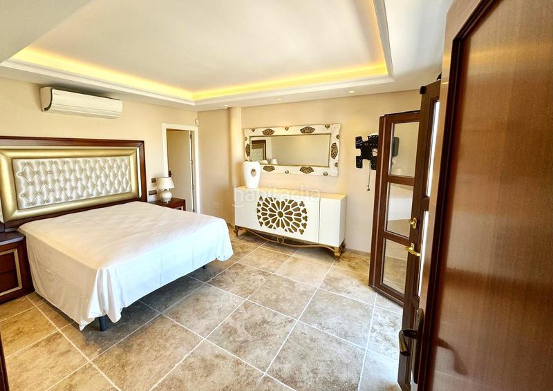 Foto 027b6b7e-4d07-4ba7-bceb-71d142c63abd. Casa amb calefacció aparcament piscina a Los Llanos Estepona