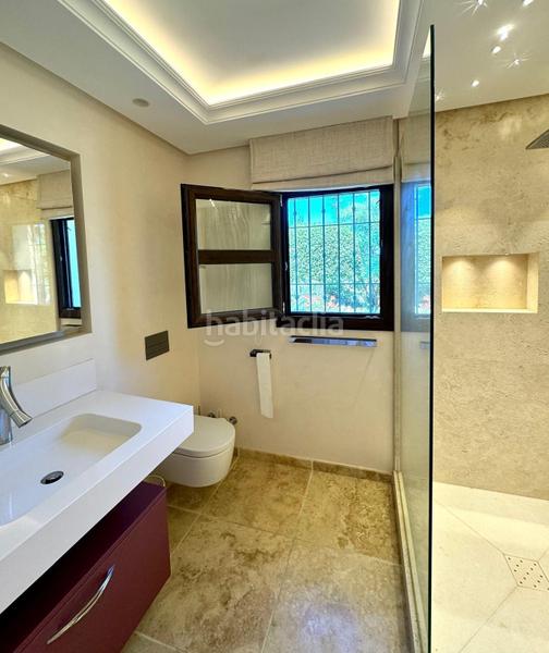 Foto 167f78d9-0128-4b9b-b350-2ee81c2946df. Casa amb calefacció aparcament piscina a Los Llanos Estepona