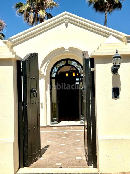 Foto 1b7ab029-223e-4b6e-b10c-1849d97776d9. Casa amb calefacció aparcament piscina a Los Llanos Estepona