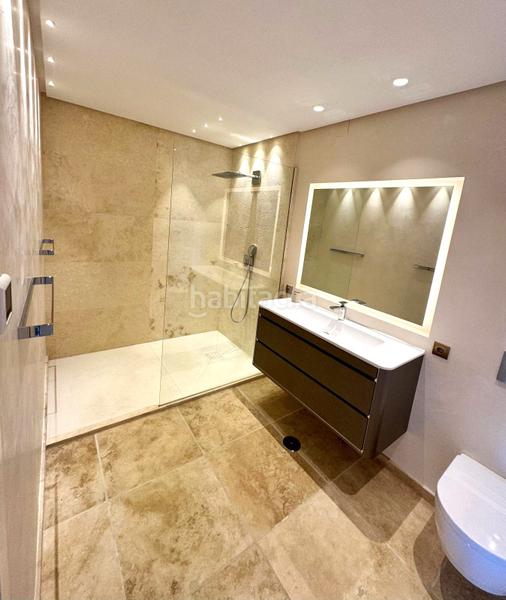 Foto 3fb15562-dca4-451c-a59a-80fe19aec6fe. Casa amb calefacció aparcament piscina a Los Llanos Estepona