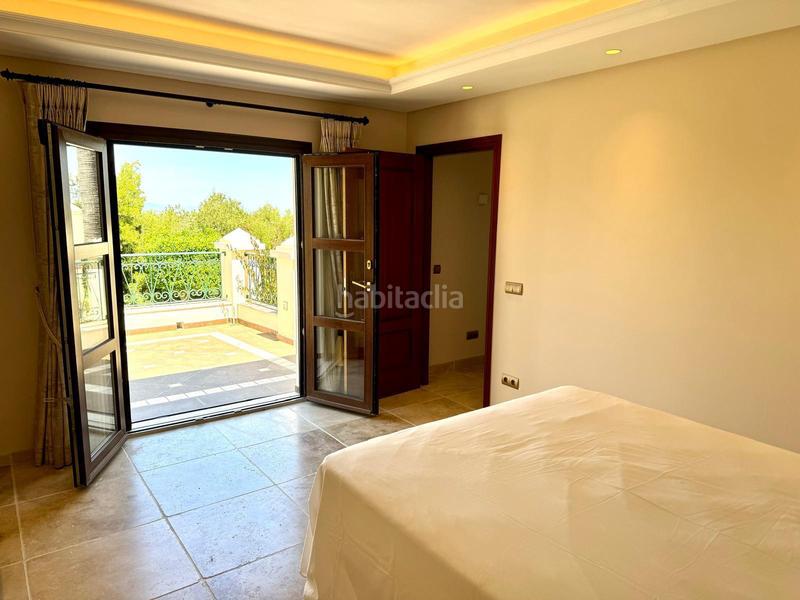 Foto 4151a3f3-8bf1-4d23-9e68-9683a4b75931. Casa amb calefacció aparcament piscina a Los Llanos Estepona