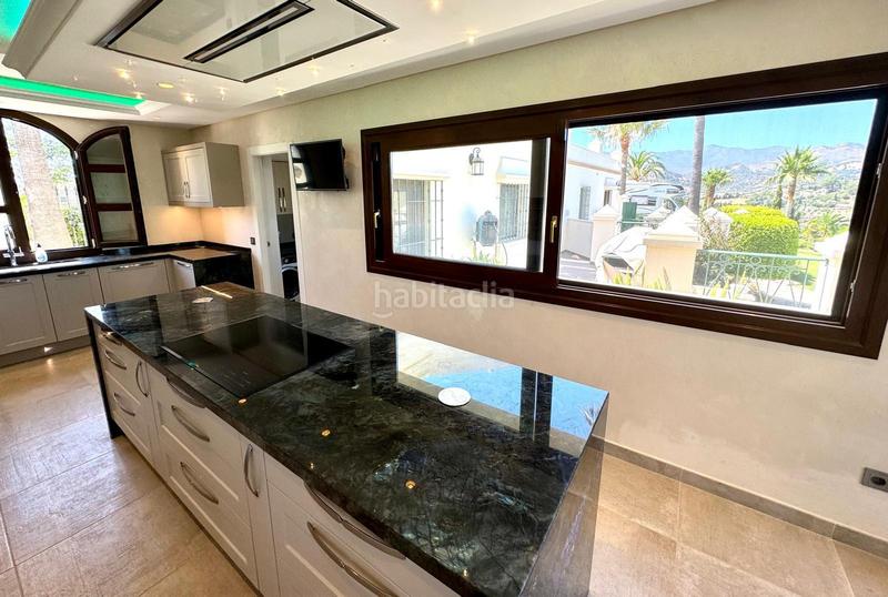 Foto 4787d483-8104-4646-acf5-1b5947be42de. Casa amb calefacció aparcament piscina a Los Llanos Estepona