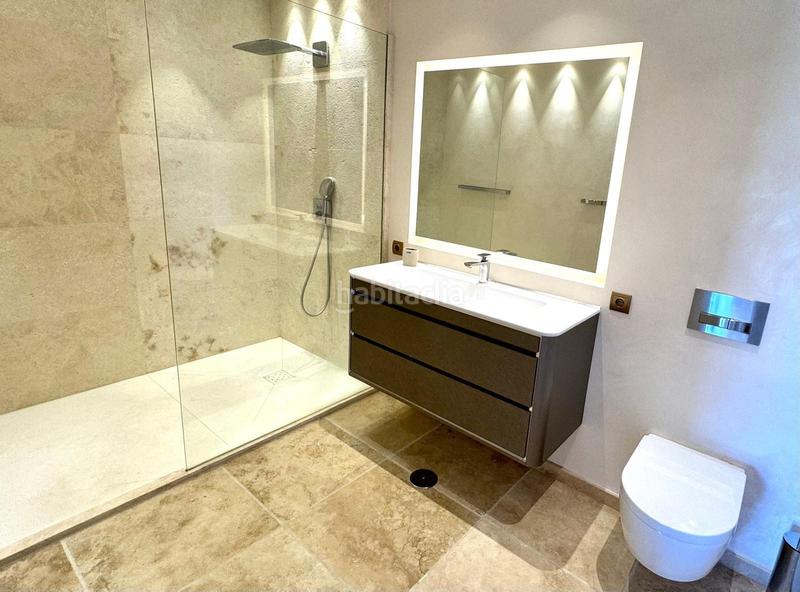 Foto 6d4e18ae-1b39-40fd-8dfa-56529fce35db. Casa amb calefacció aparcament piscina a Los Llanos Estepona