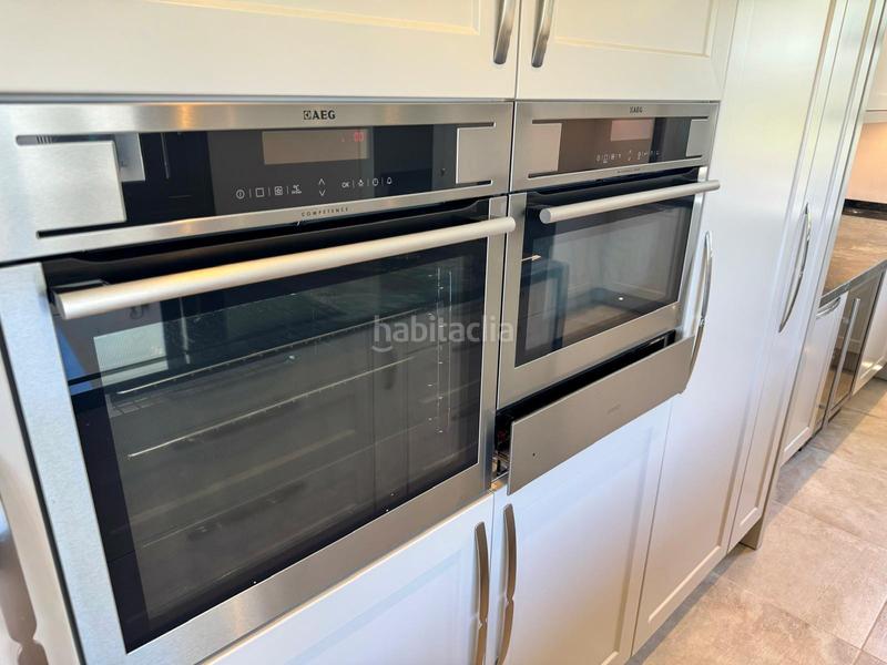 Foto 705e9799-1050-4e88-a2cc-b7f42c06437d. Casa amb calefacció aparcament piscina a Los Llanos Estepona