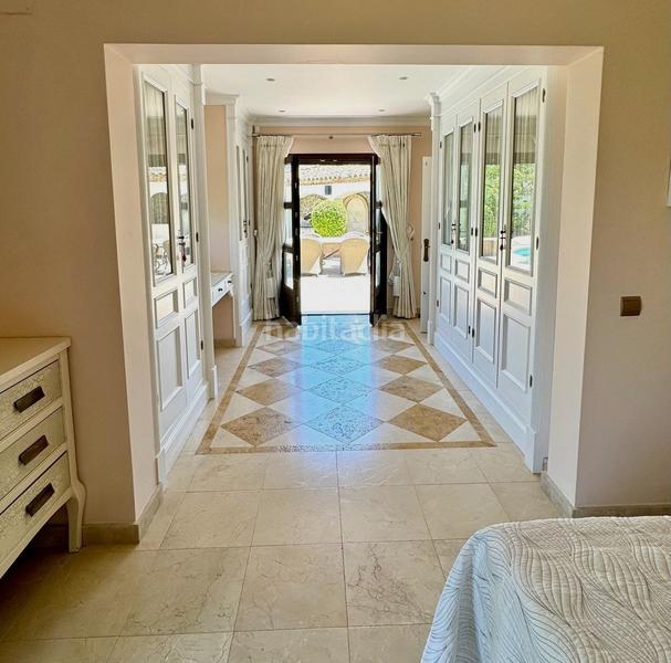 Foto a76fbf4c-75d5-4f53-bc94-3c96c8046df1. Casa amb calefacció aparcament piscina a Los Llanos Estepona