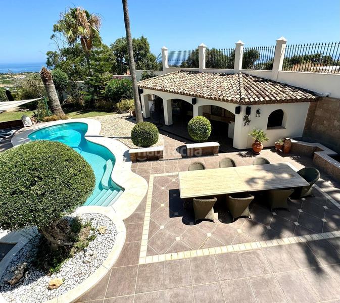 Foto aa8f4dfc-23ca-4e26-9ef8-631687dd948f. Casa amb calefacció aparcament piscina a Los Llanos Estepona