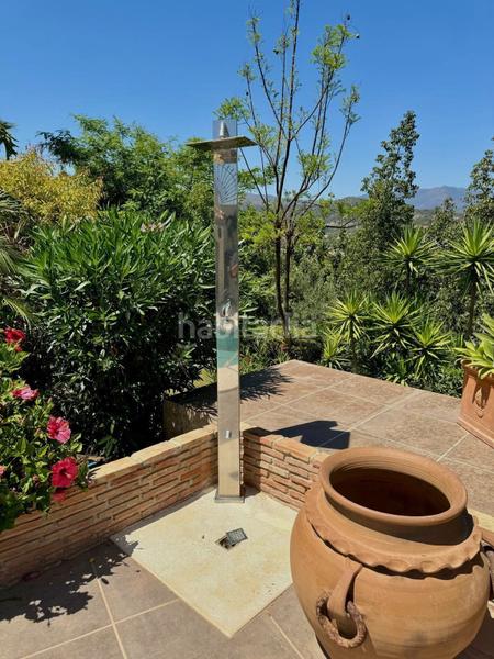 Foto ab7acf0f-55c8-4d6f-98bd-f3cb10928795. Casa amb calefacció aparcament piscina a Los Llanos Estepona