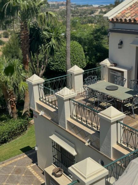 Foto b251e77f-93c0-4010-8bf3-4606beba18d9. Casa amb calefacció aparcament piscina a Los Llanos Estepona