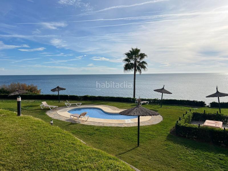 Foto 2a38cc55-c6b4-407c-adc6-b9f9ce92a1e9. Alquiler apartamento impresionante apartamento en primera línea de playa, oeste! en Estepona