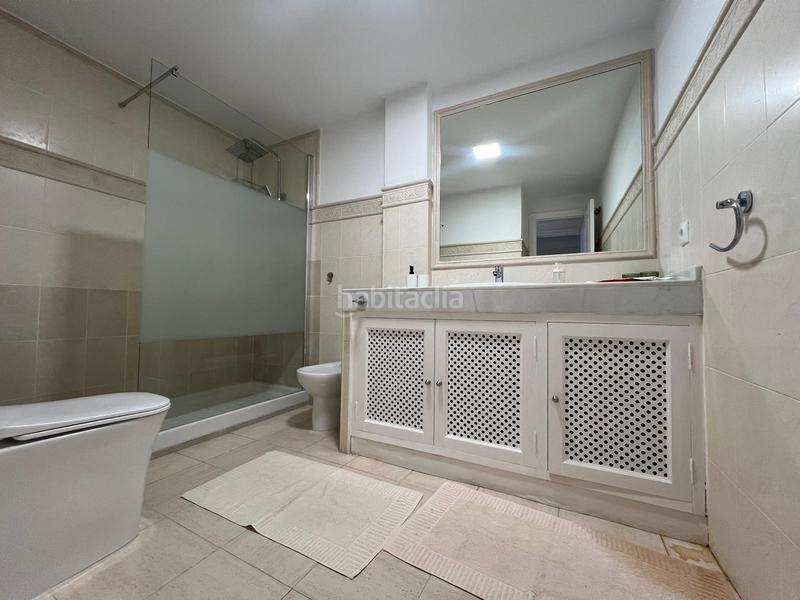 Foto 8185a9d0-5349-4529-8c3e-fd4331346a11. Alquiler apartamento impresionante apartamento en primera línea de playa, oeste! en Estepona